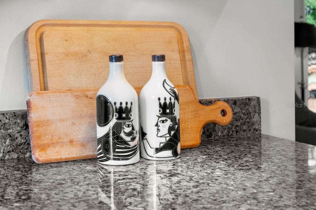 1585 SOUTH DR, SARASOTA, FL, 34239