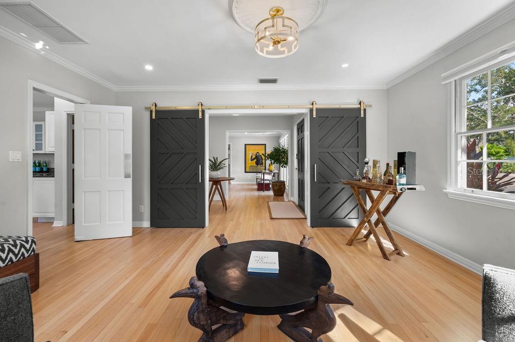 1585 SOUTH DR, SARASOTA, FL, 34239