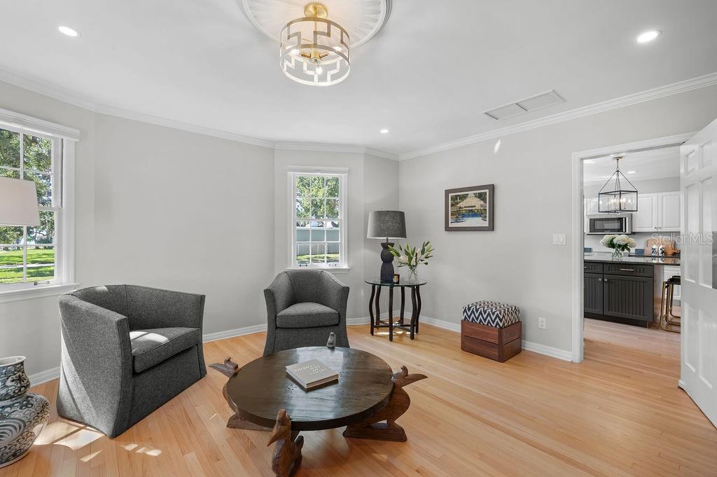 1585 SOUTH DR, SARASOTA, FL, 34239