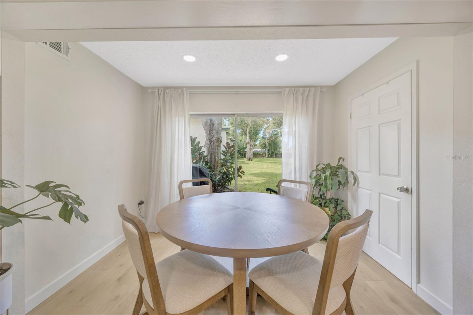 7560 92ND ST #103B, SEMINOLE, FL, 33777