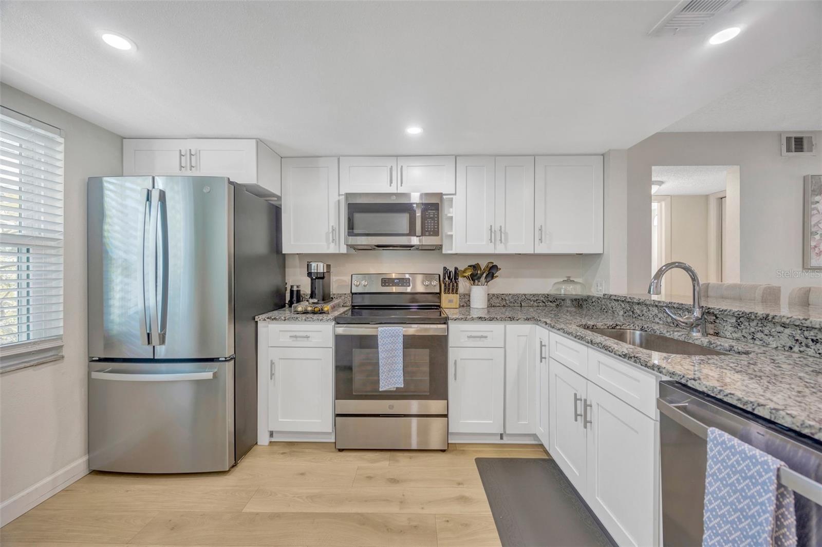 7560 92ND ST #103B, SEMINOLE, FL, 33777