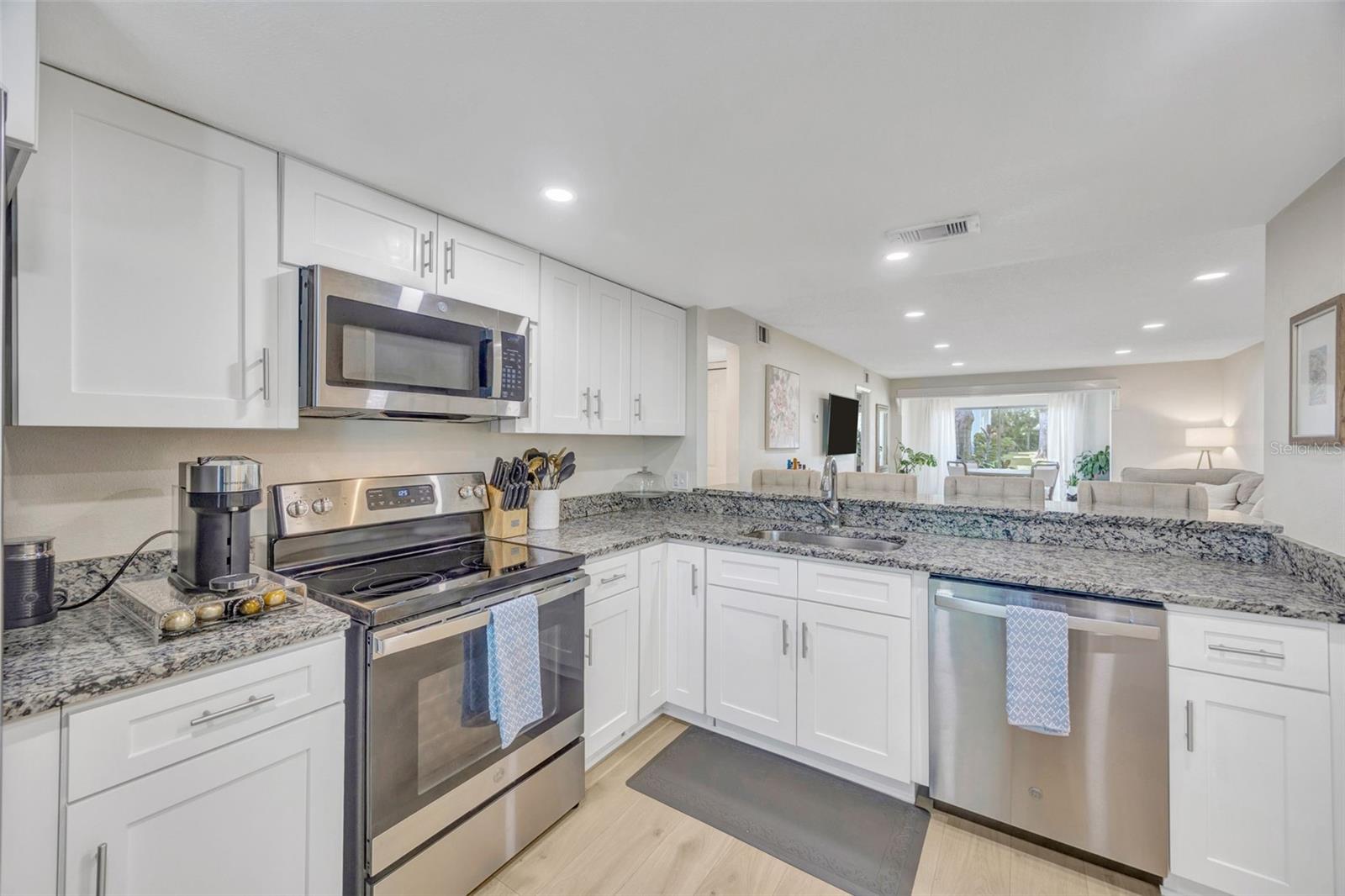 7560 92ND ST #103B, SEMINOLE, FL, 33777