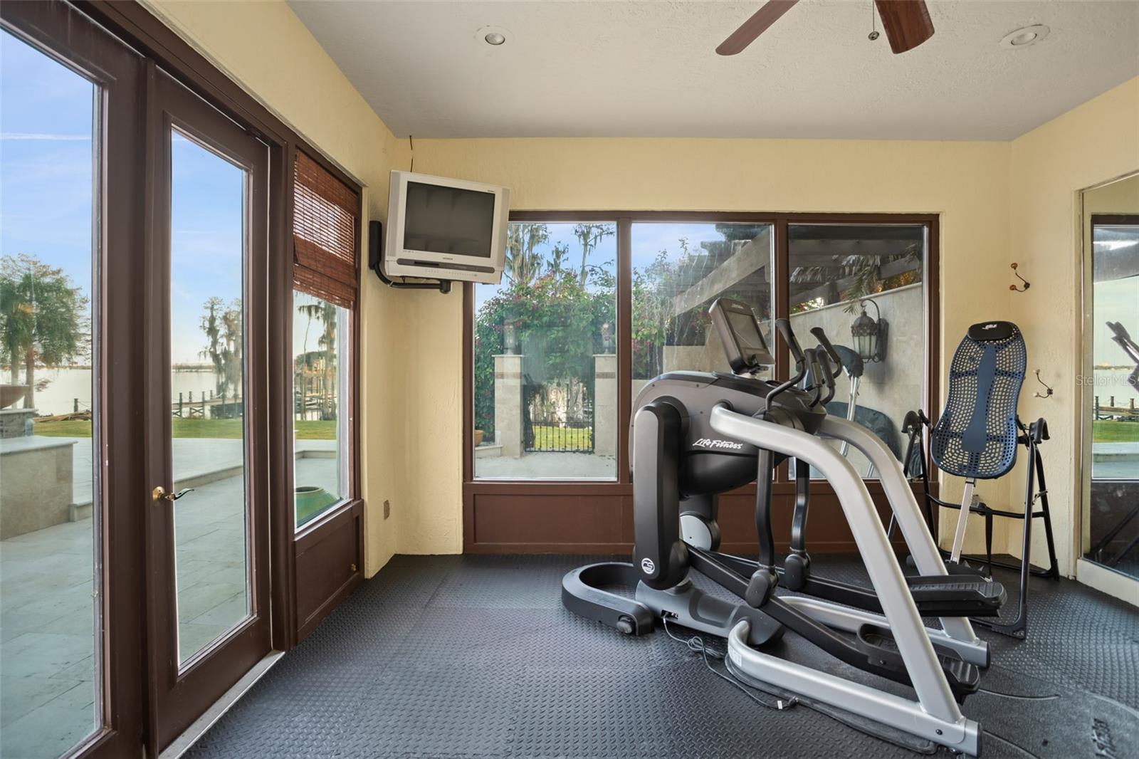 O6346858 Property Photo