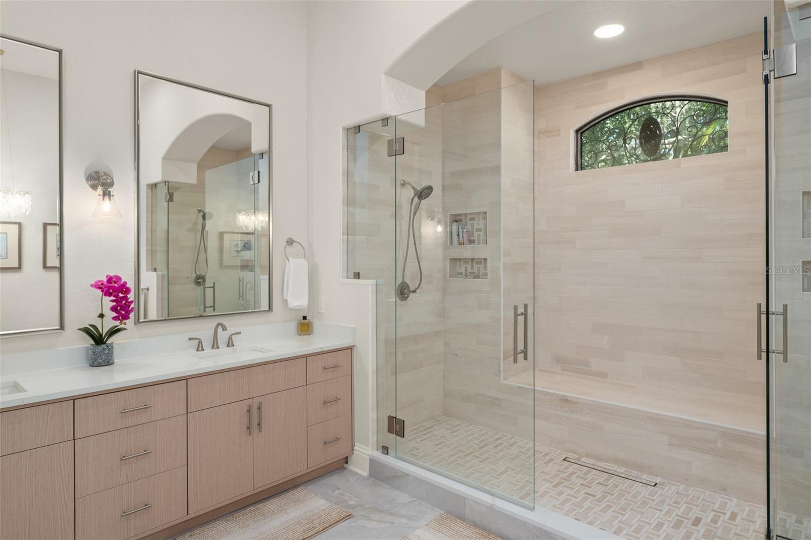 O6346858 Property Photo