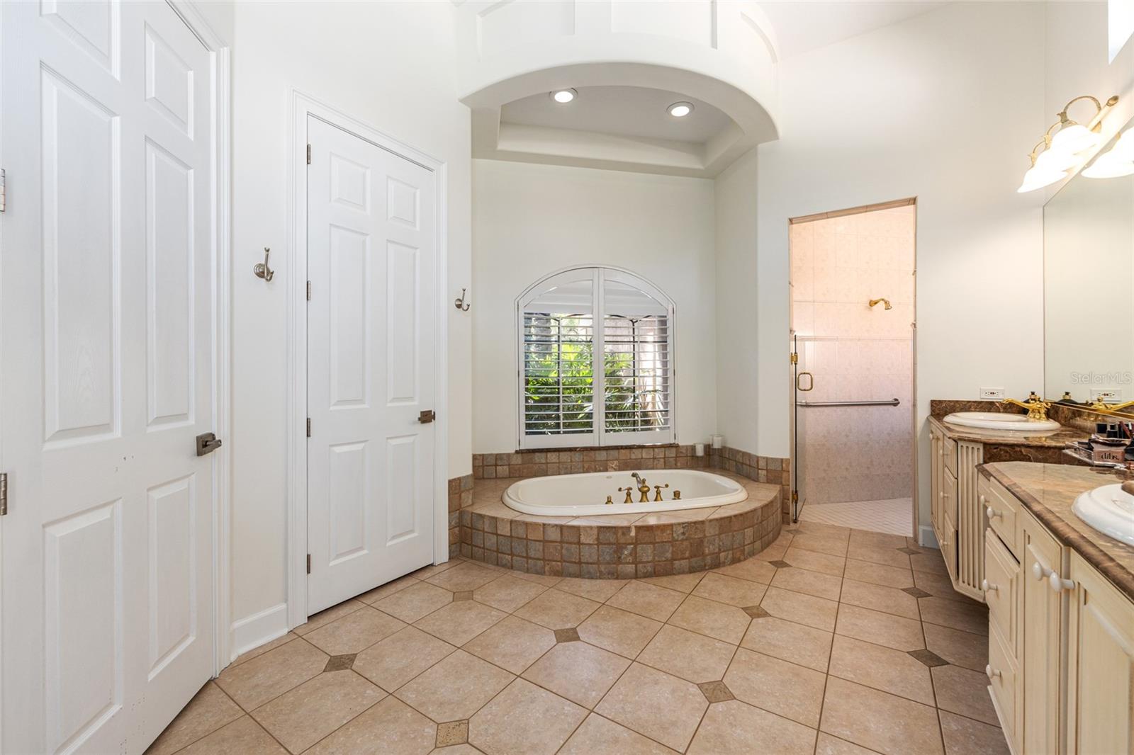 OM710169 Property Photo