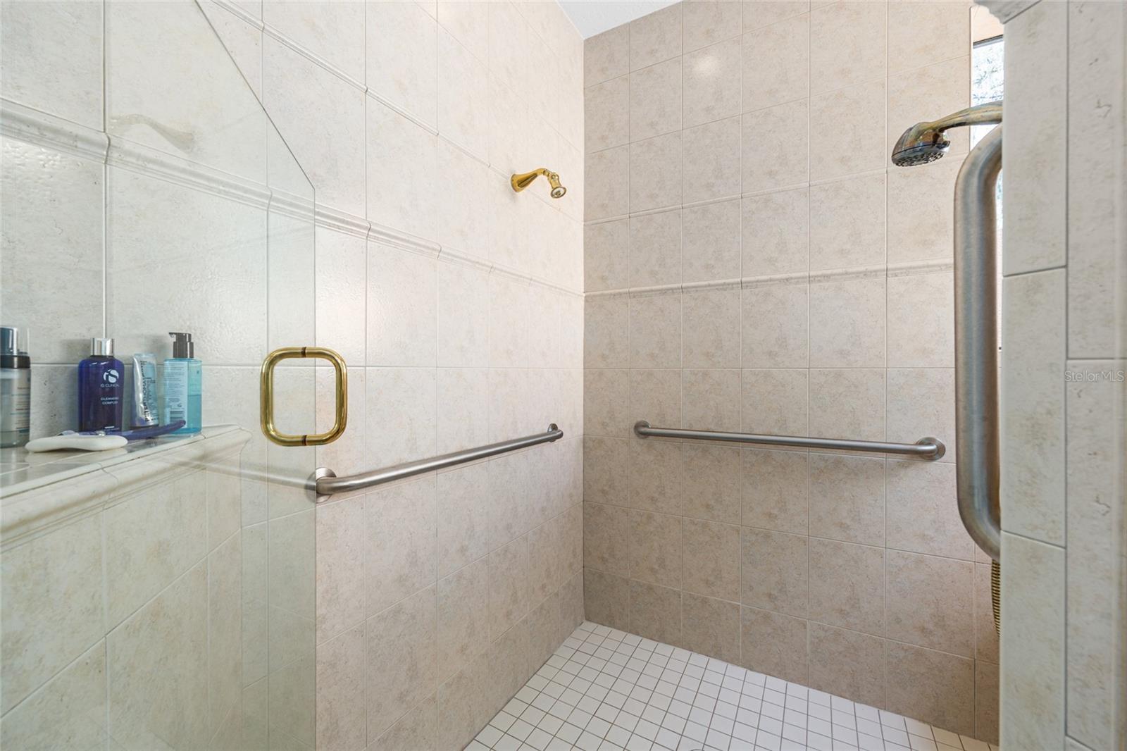 OM710169 Property Photo