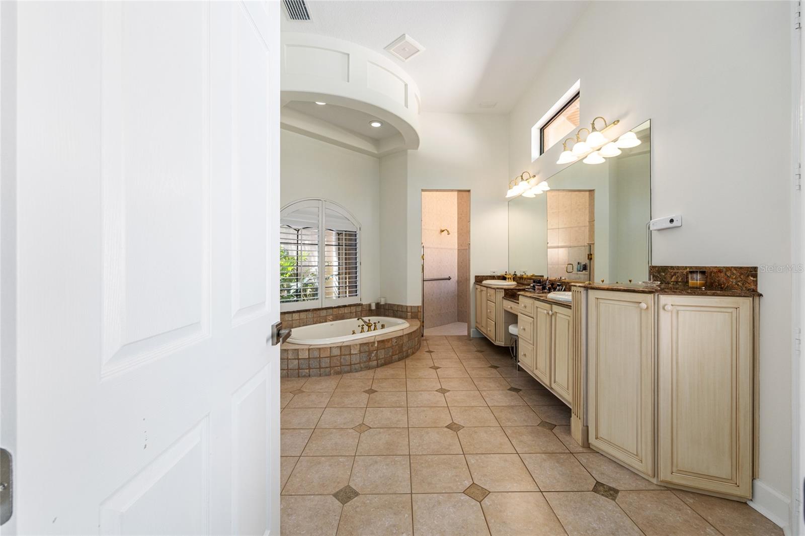 OM710169 Property Photo