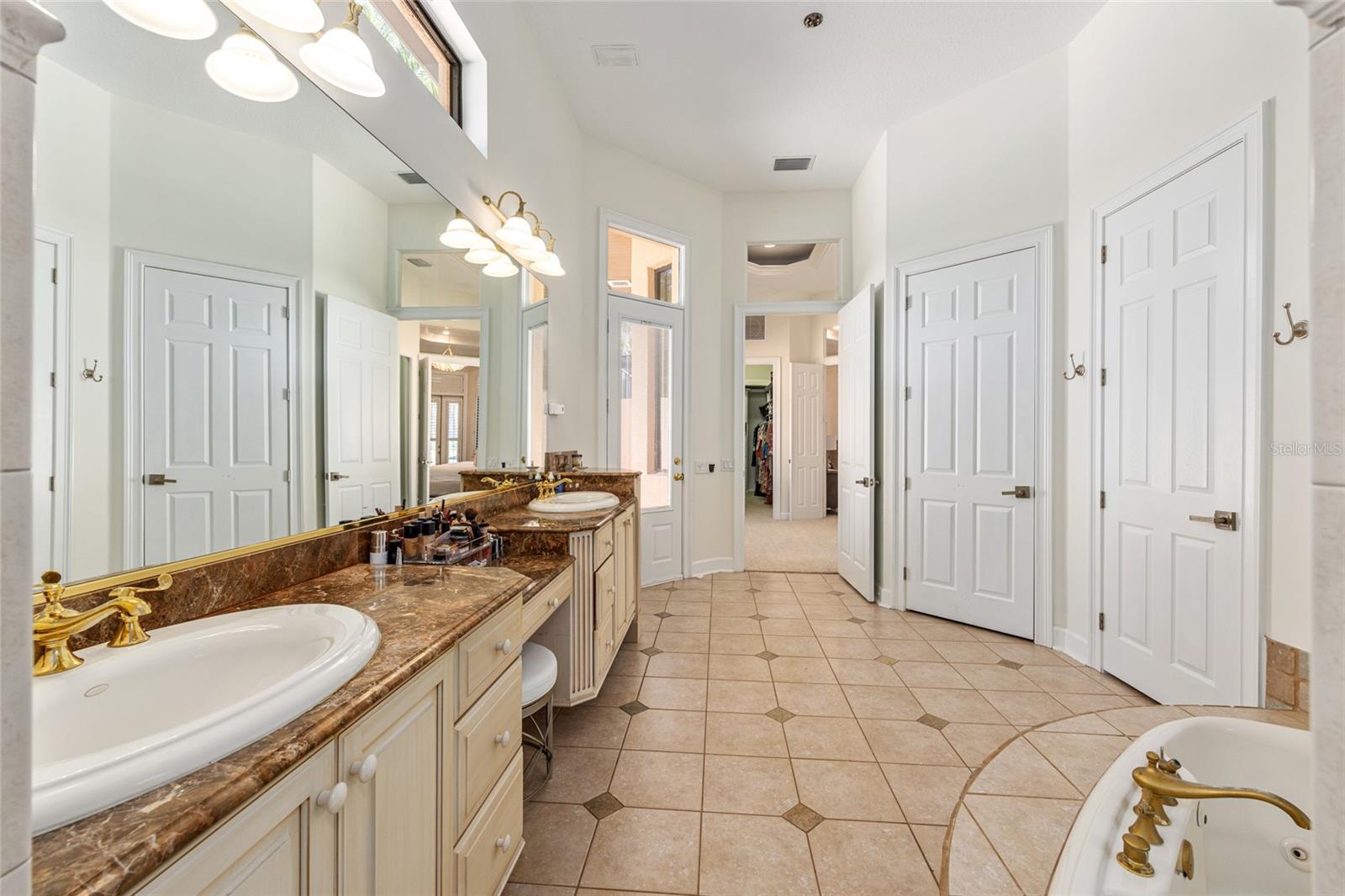 OM710169 Property Photo