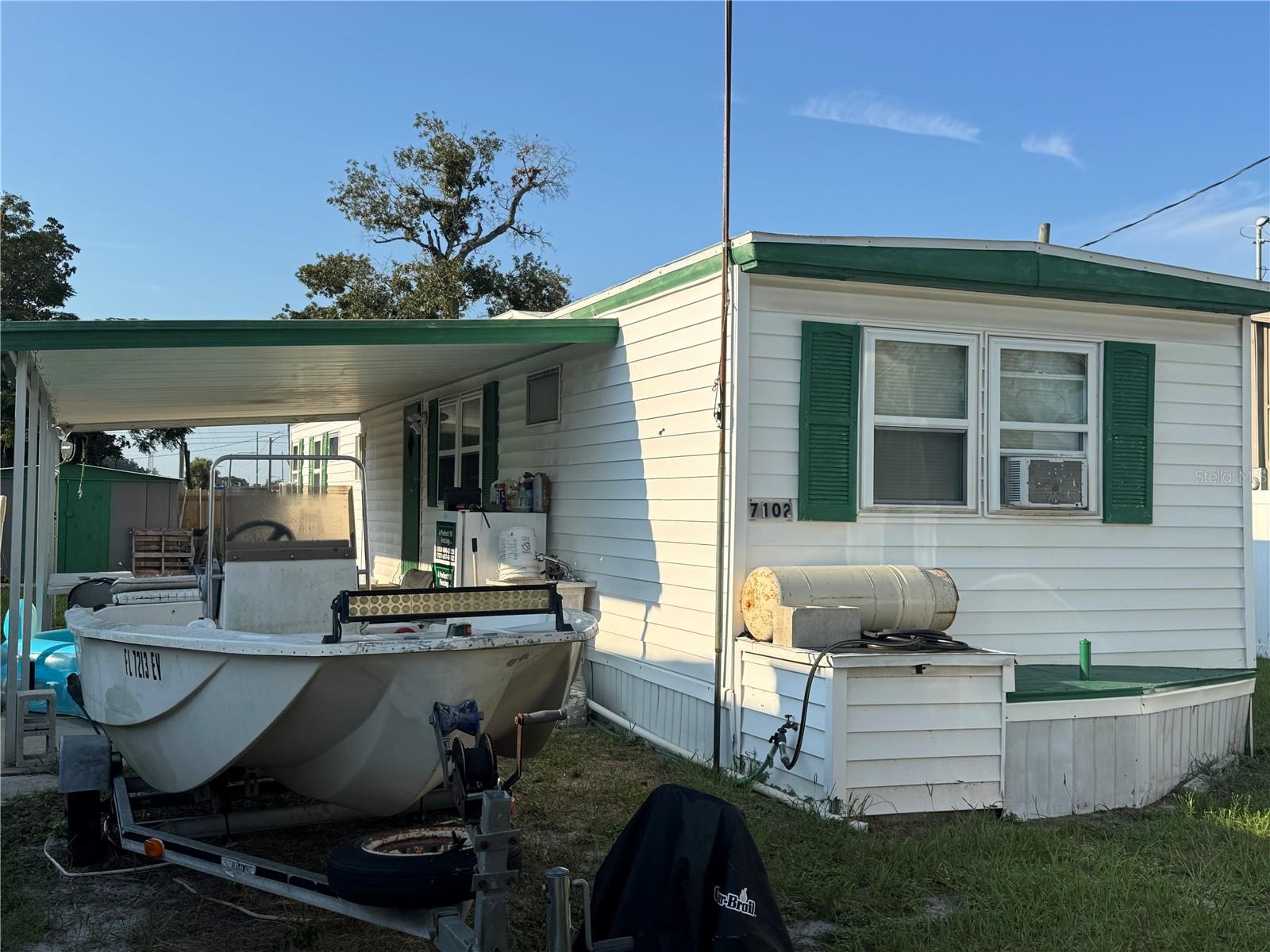 TB8430825 Property Photo