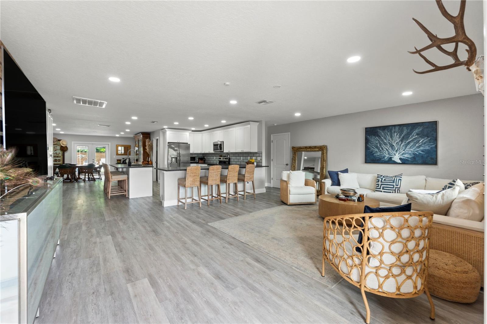 1945 BARCELONA WAY S, ST PETERSBURG, FL, 33712