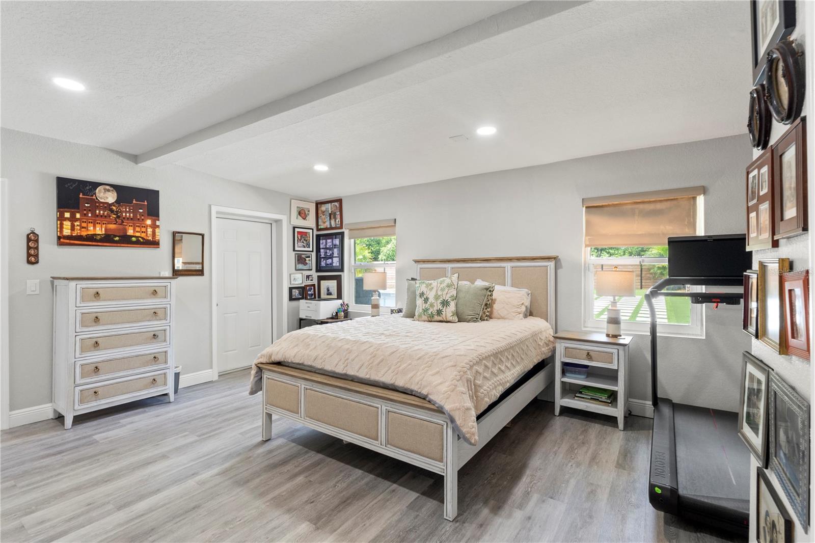 1945 BARCELONA WAY S, ST PETERSBURG, FL, 33712