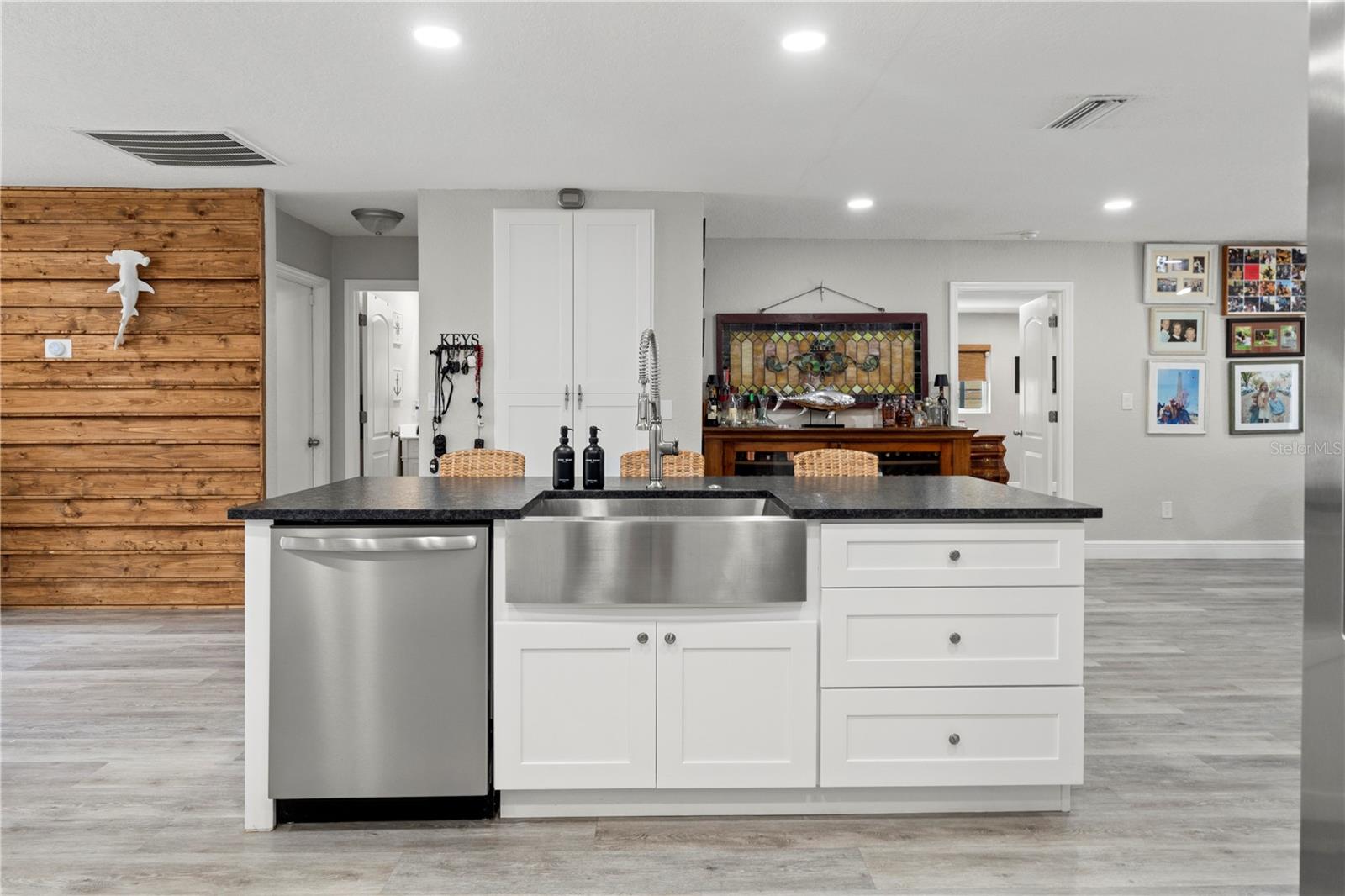 1945 BARCELONA WAY S, ST PETERSBURG, FL, 33712