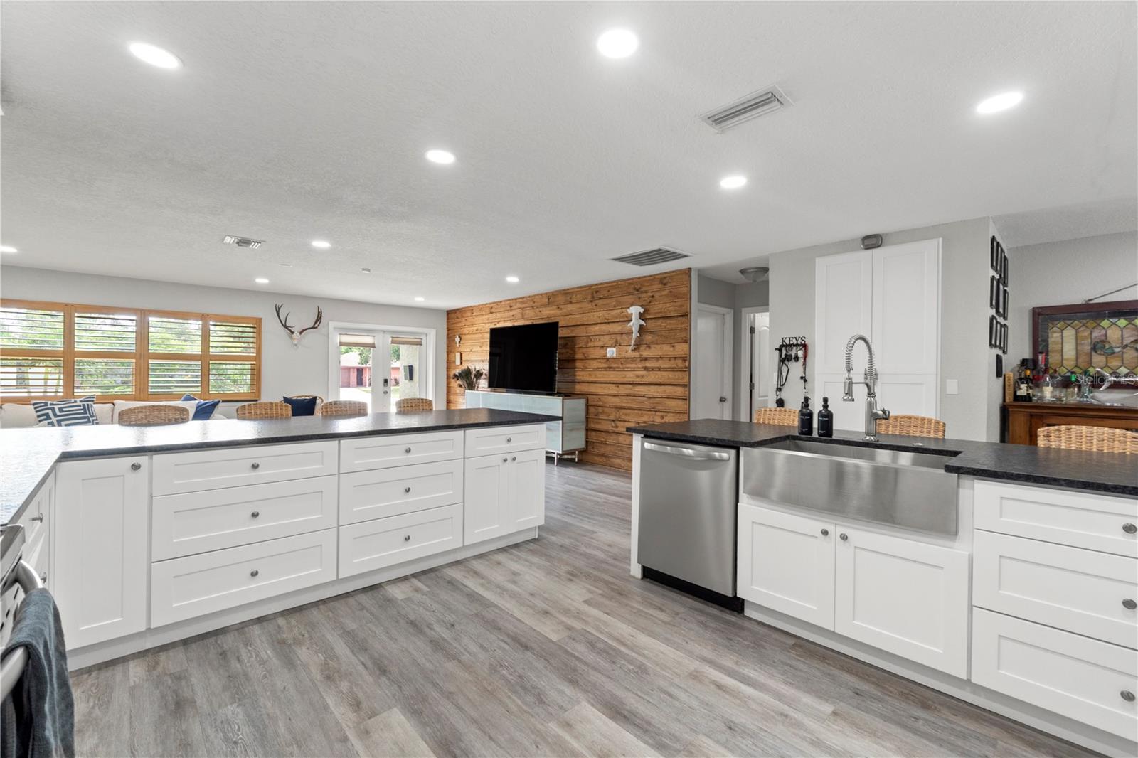 1945 BARCELONA WAY S, ST PETERSBURG, FL, 33712