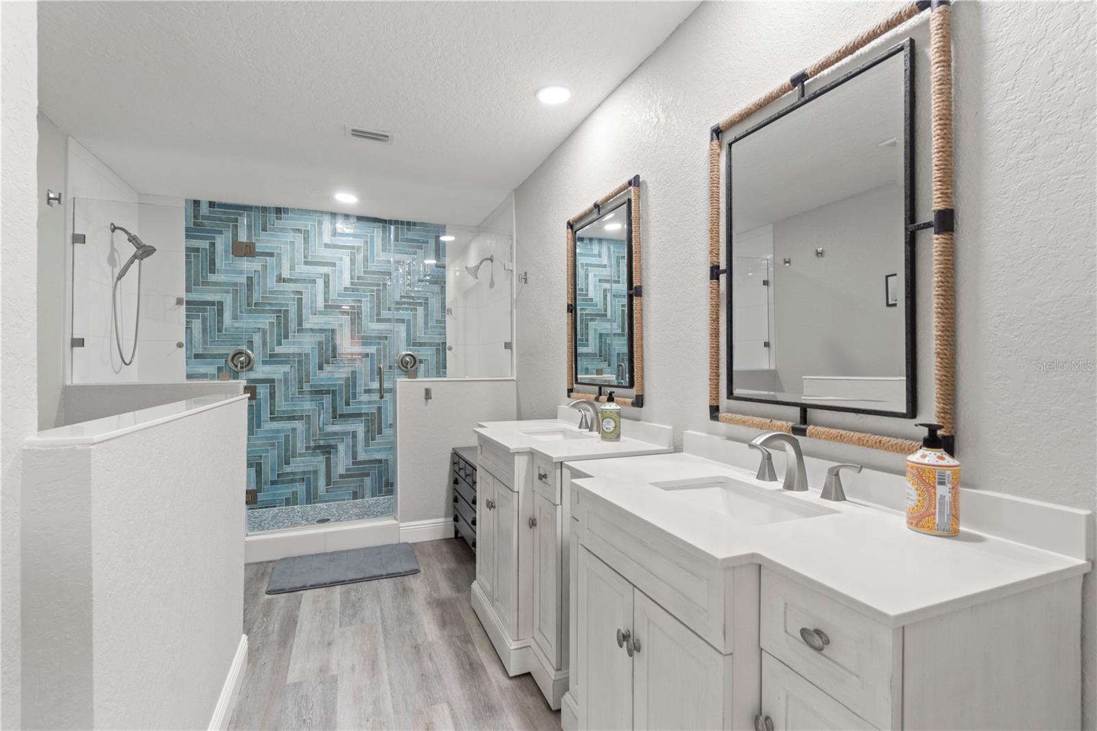 1945 BARCELONA WAY S, ST PETERSBURG, FL, 33712