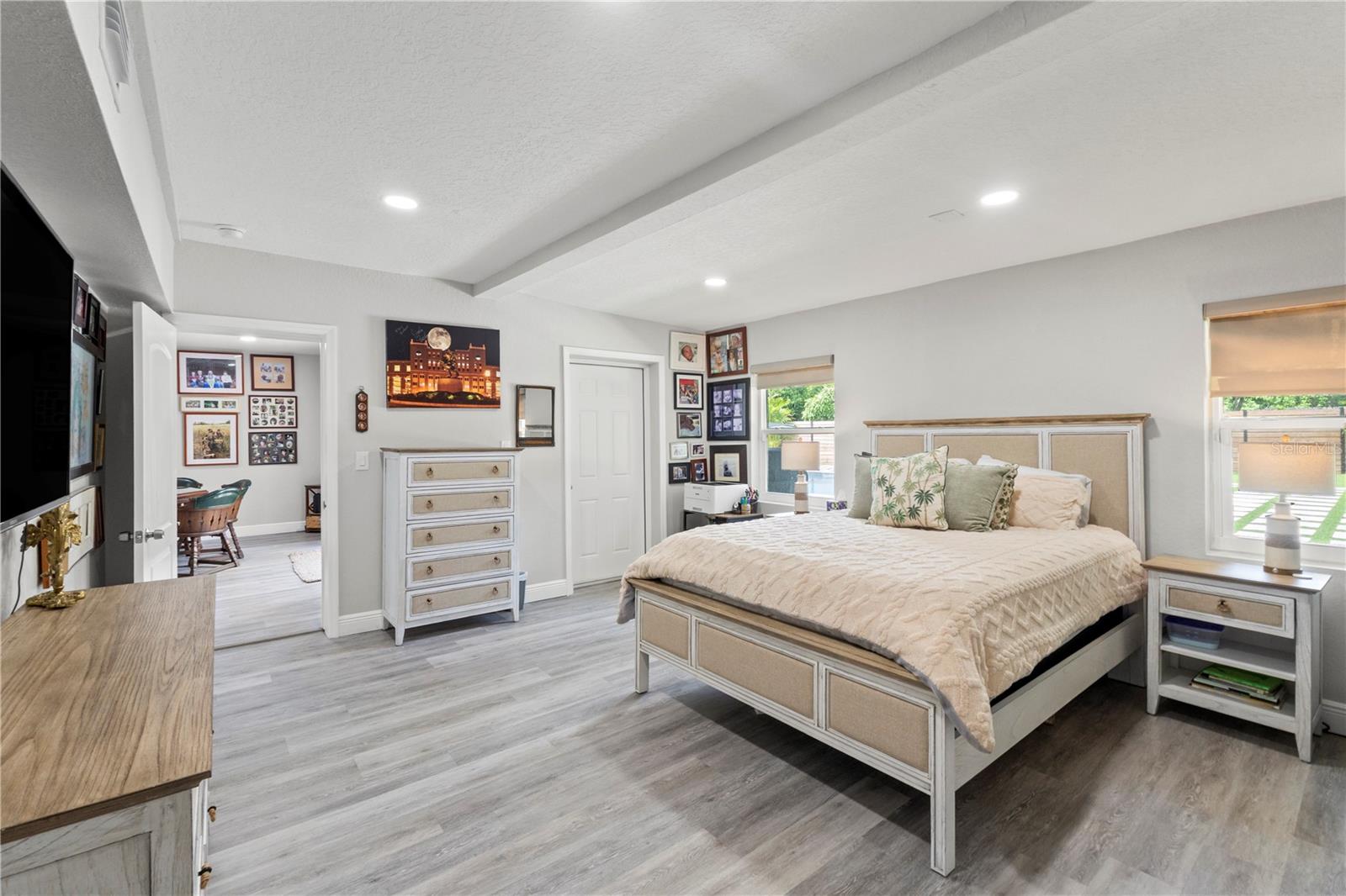 1945 BARCELONA WAY S, ST PETERSBURG, FL, 33712