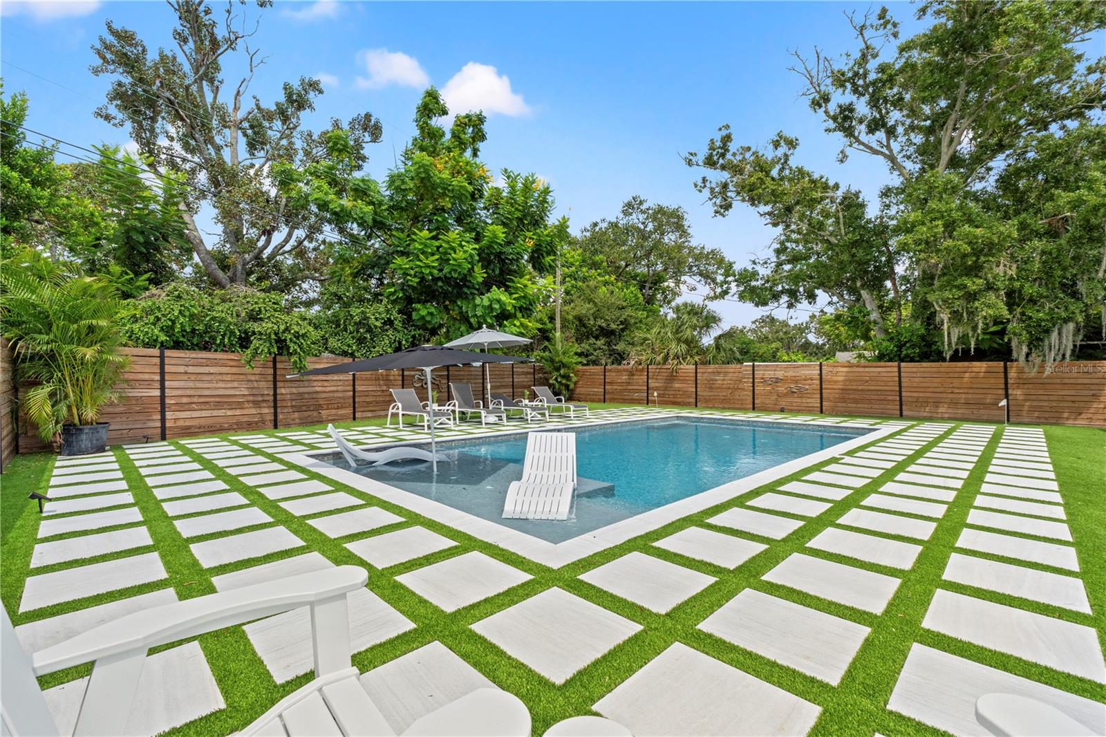 1945 BARCELONA WAY S, ST PETERSBURG, FL, 33712