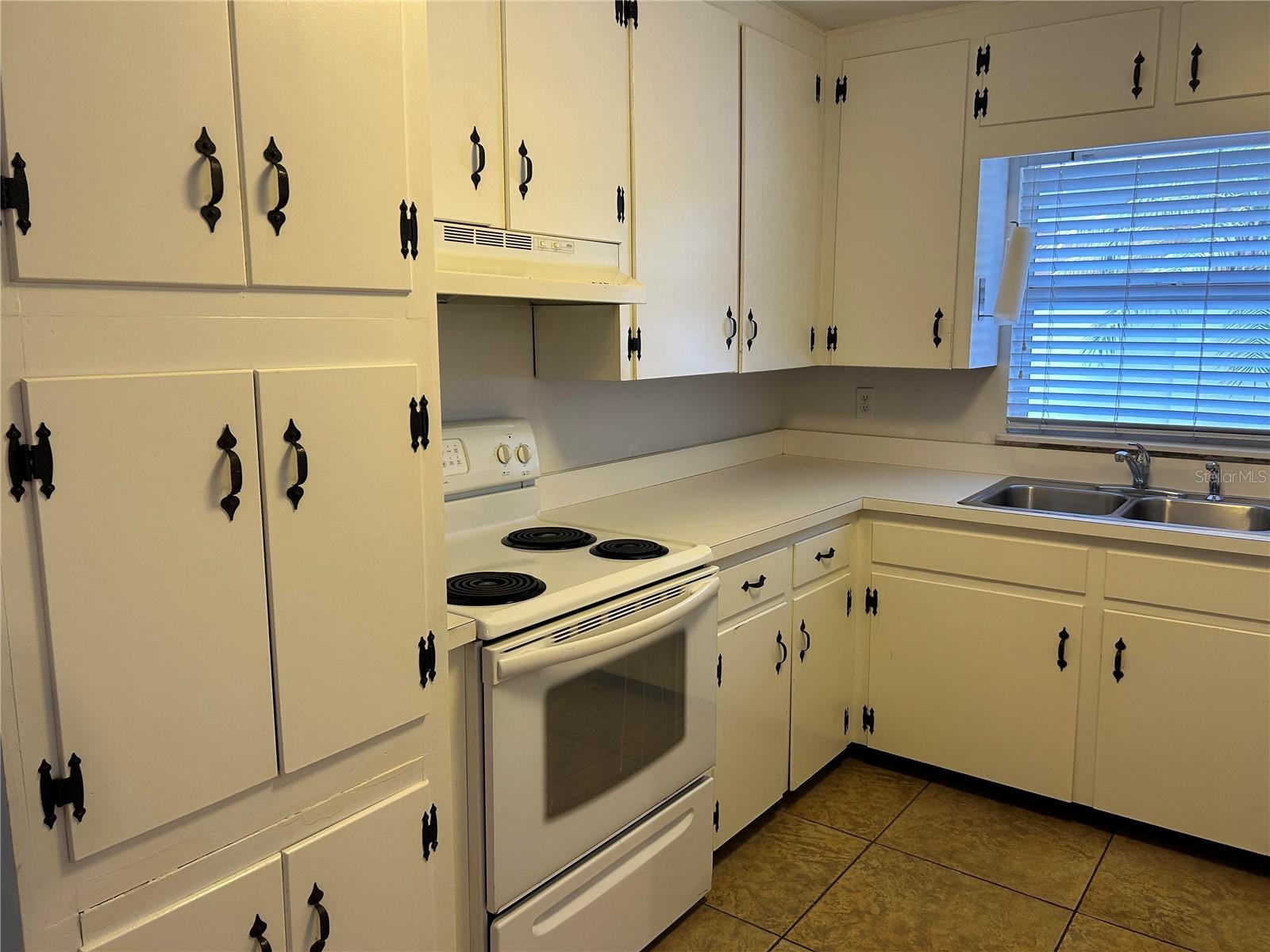 2428 WALDEMERE ST, SARASOTA, FL, 34239