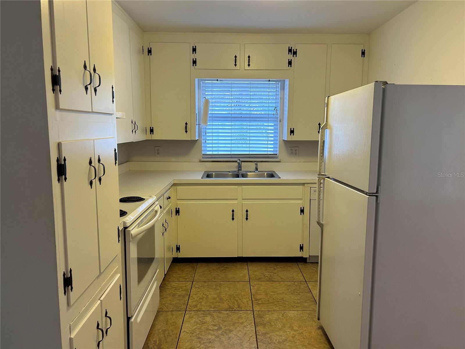 2428 WALDEMERE ST, SARASOTA, FL, 34239