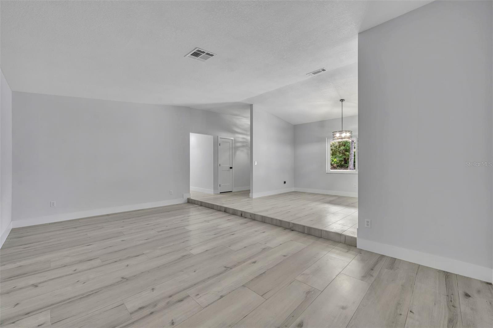 672 SILVER CREEK DR, WINTER SPRINGS, FL, 32708