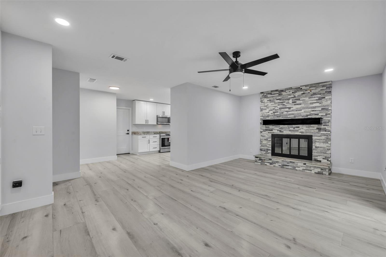 672 SILVER CREEK DR, WINTER SPRINGS, FL, 32708