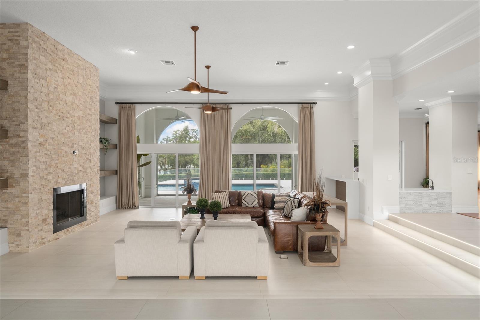 O6346918 Property Photo