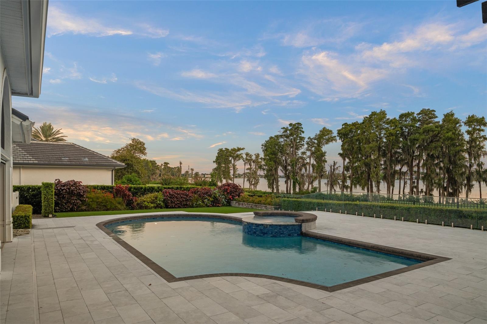 O6346918 Property Photo