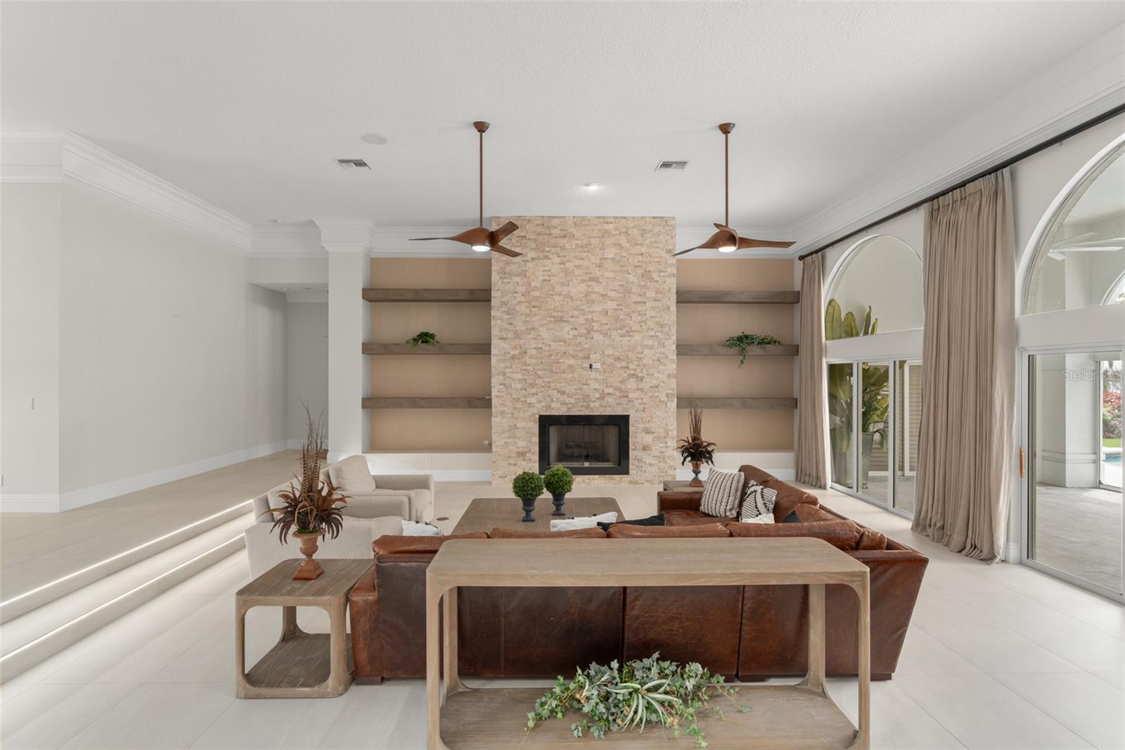 O6346918 Property Photo