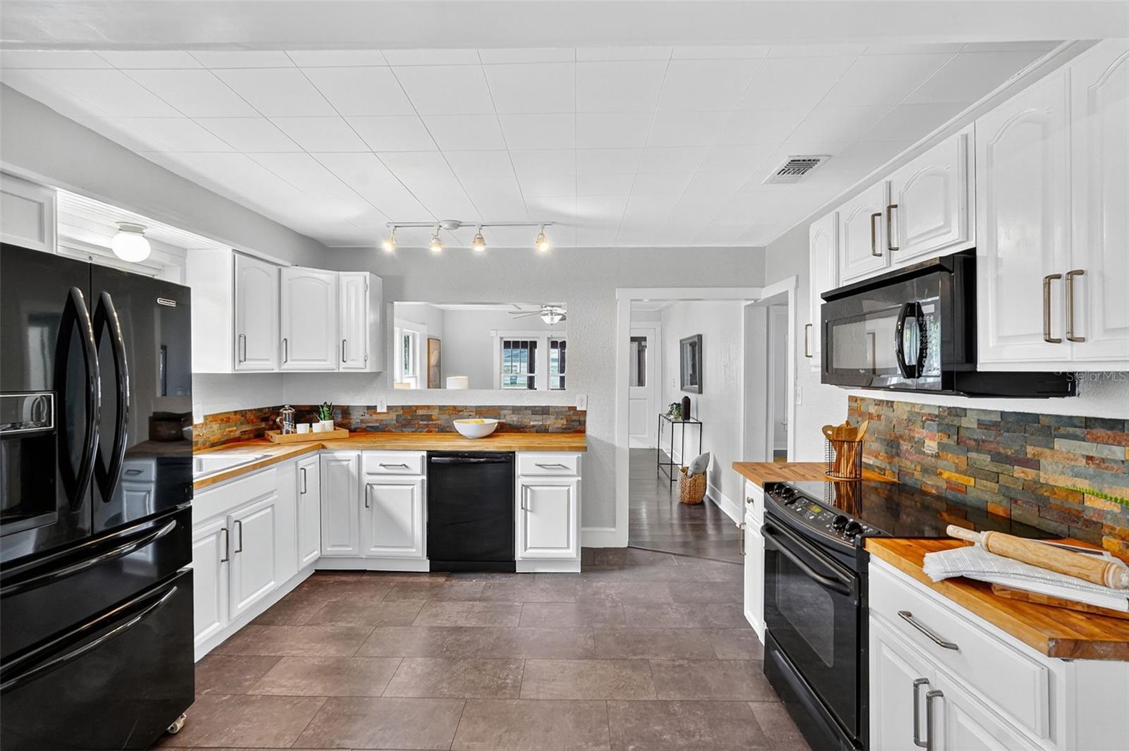 1565 SCRANTON AVE, CLEARWATER, FL, 33756