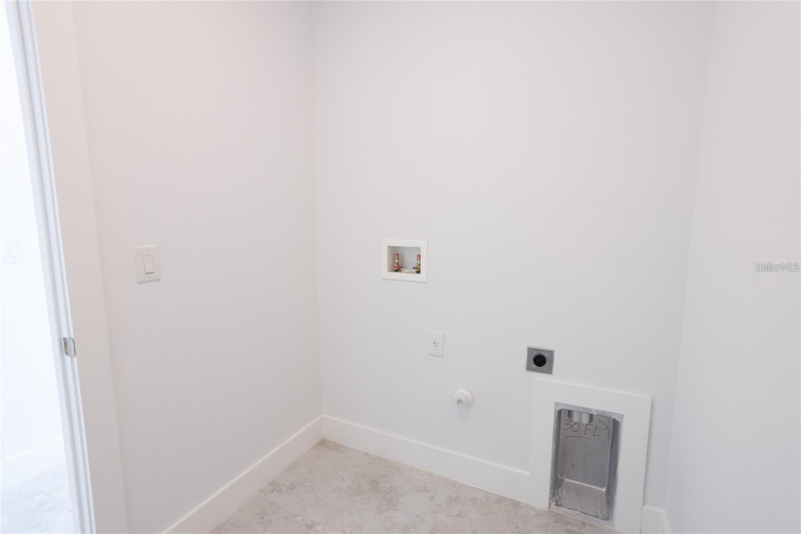 605 ROSE APPLE CIR, PORT CHARLOTTE, FL, 33954