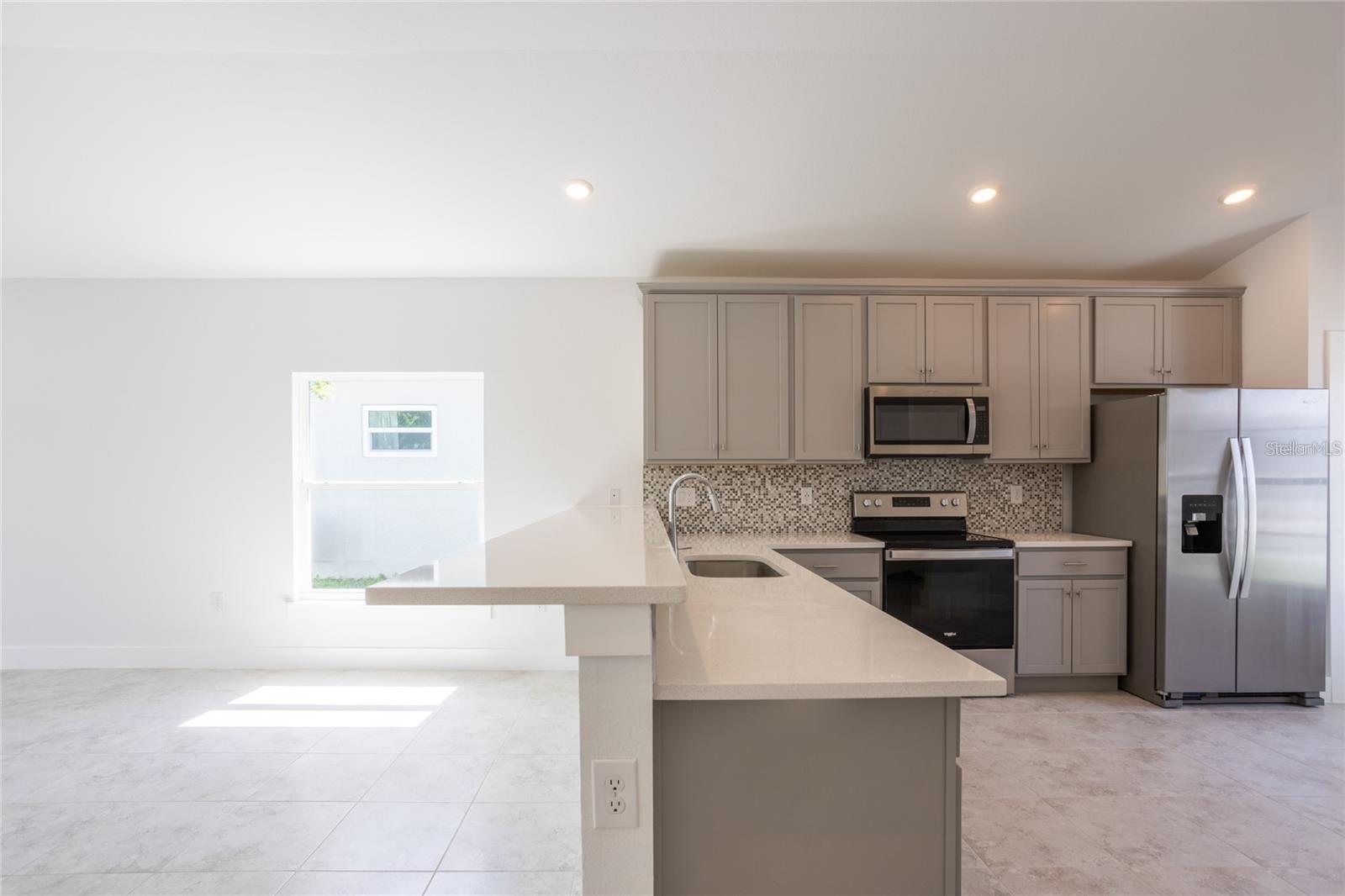 605 ROSE APPLE CIR, PORT CHARLOTTE, FL, 33954