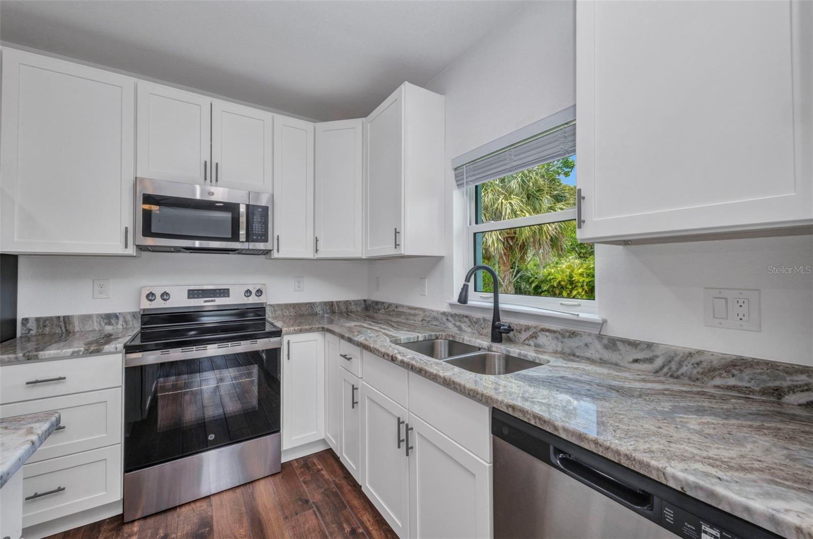 409 CARMALITA ST #112, PUNTA GORDA, FL, 33950