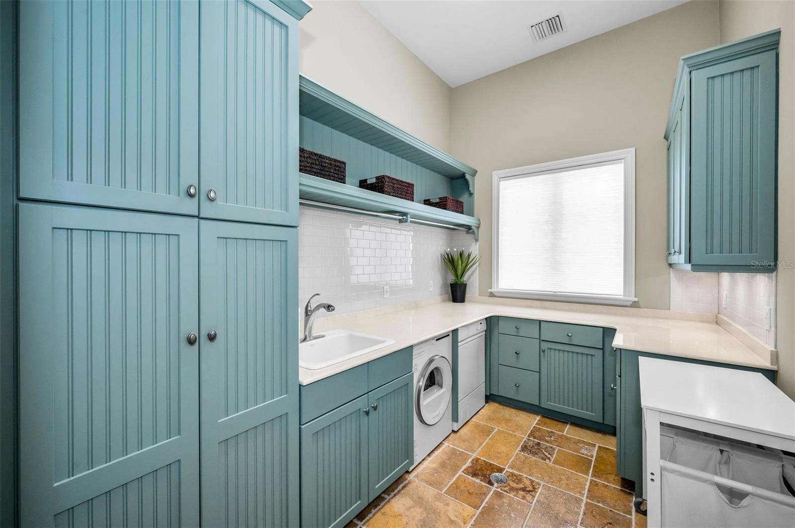 TB8430922 Property Photo