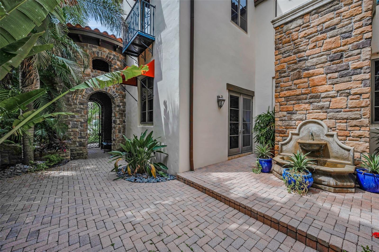 TB8430922 Property Photo