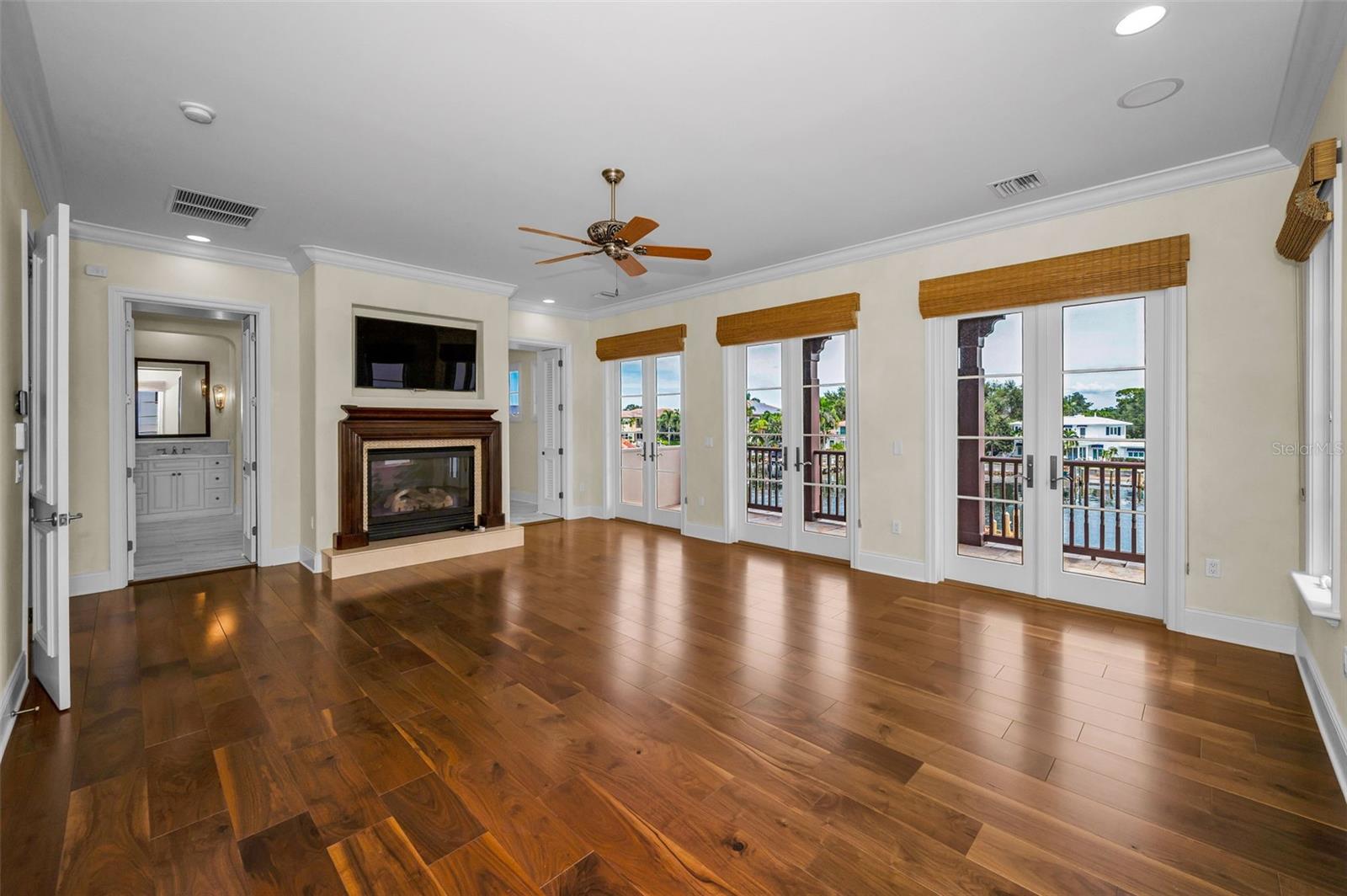 TB8430922 Property Photo