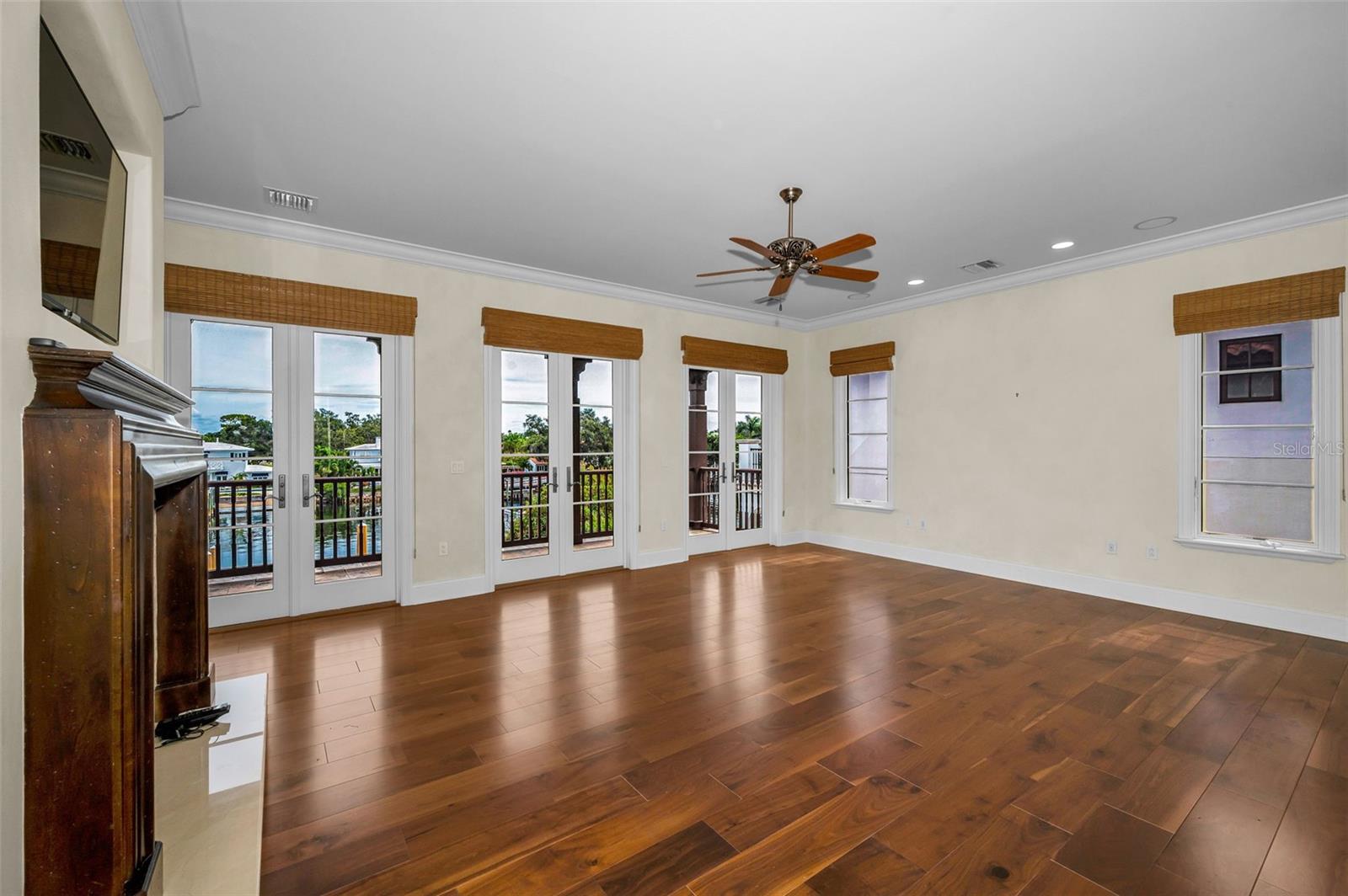 TB8430922 Property Photo