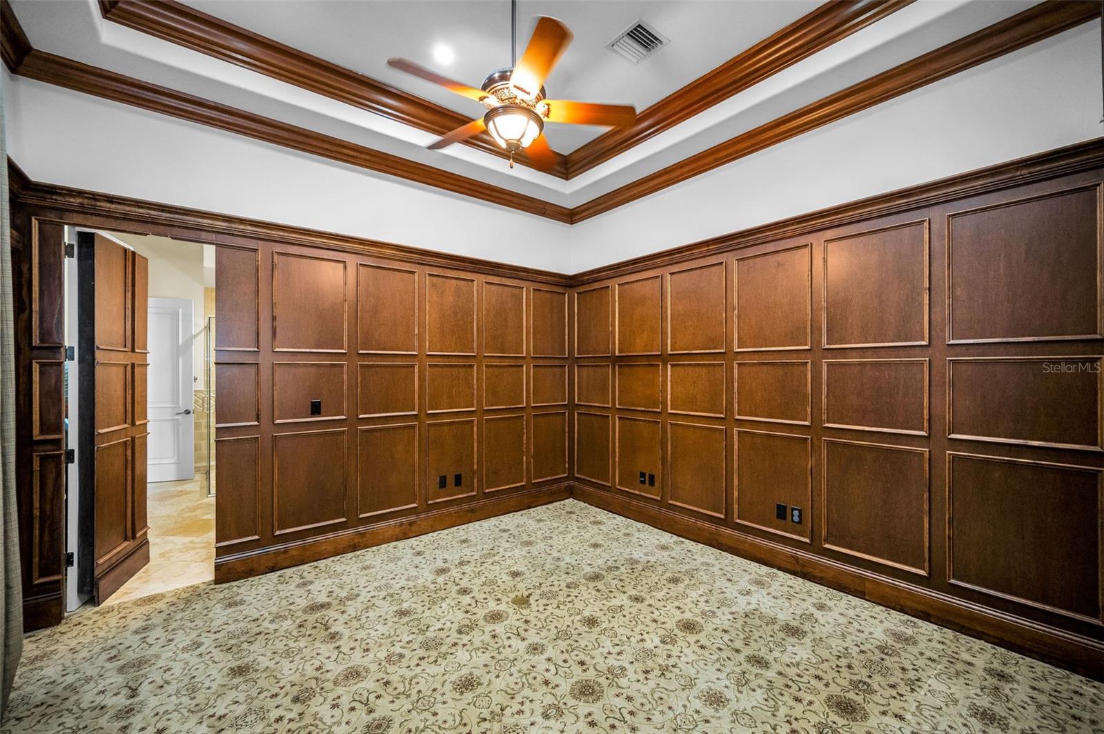 TB8430922 Property Photo