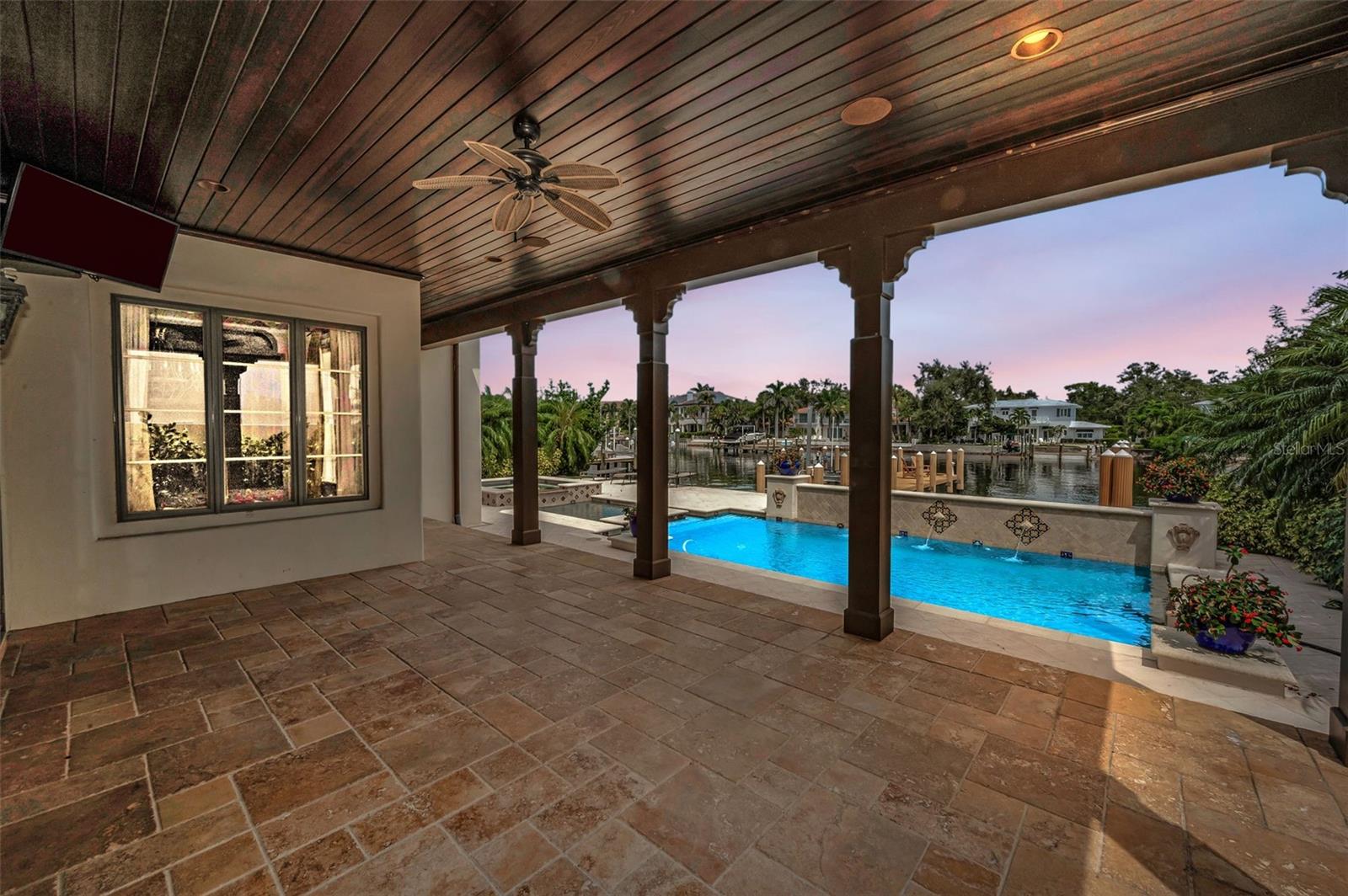 TB8430922 Property Photo