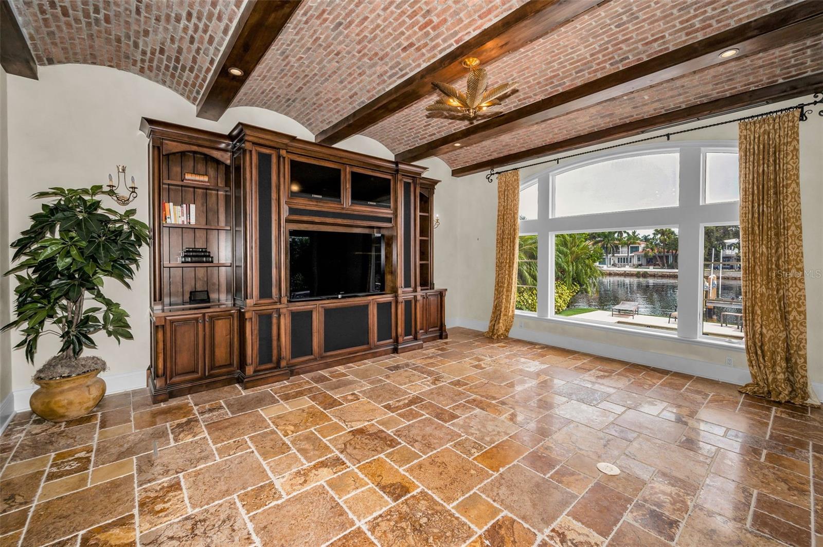 TB8430922 Property Photo