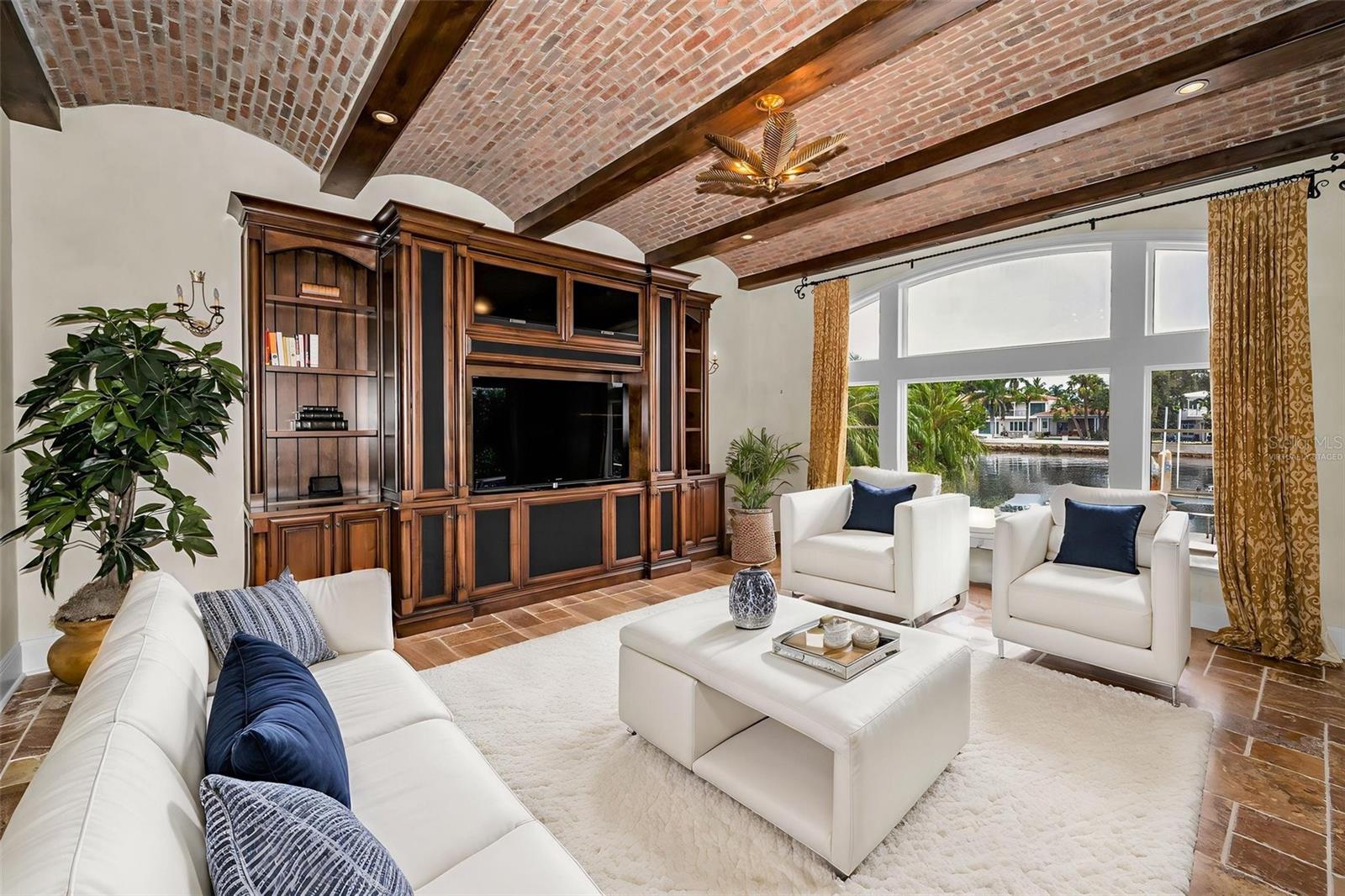 TB8430922 Property Photo