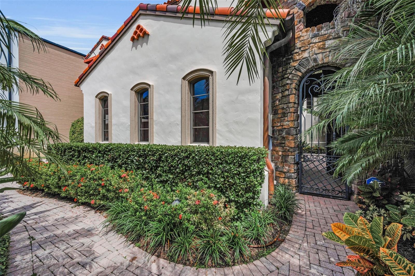 TB8430922 Property Photo