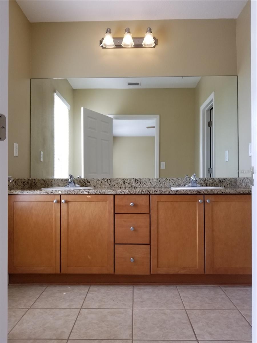 4523 LEGACY PARK DR, TAMPA, FL, 33611