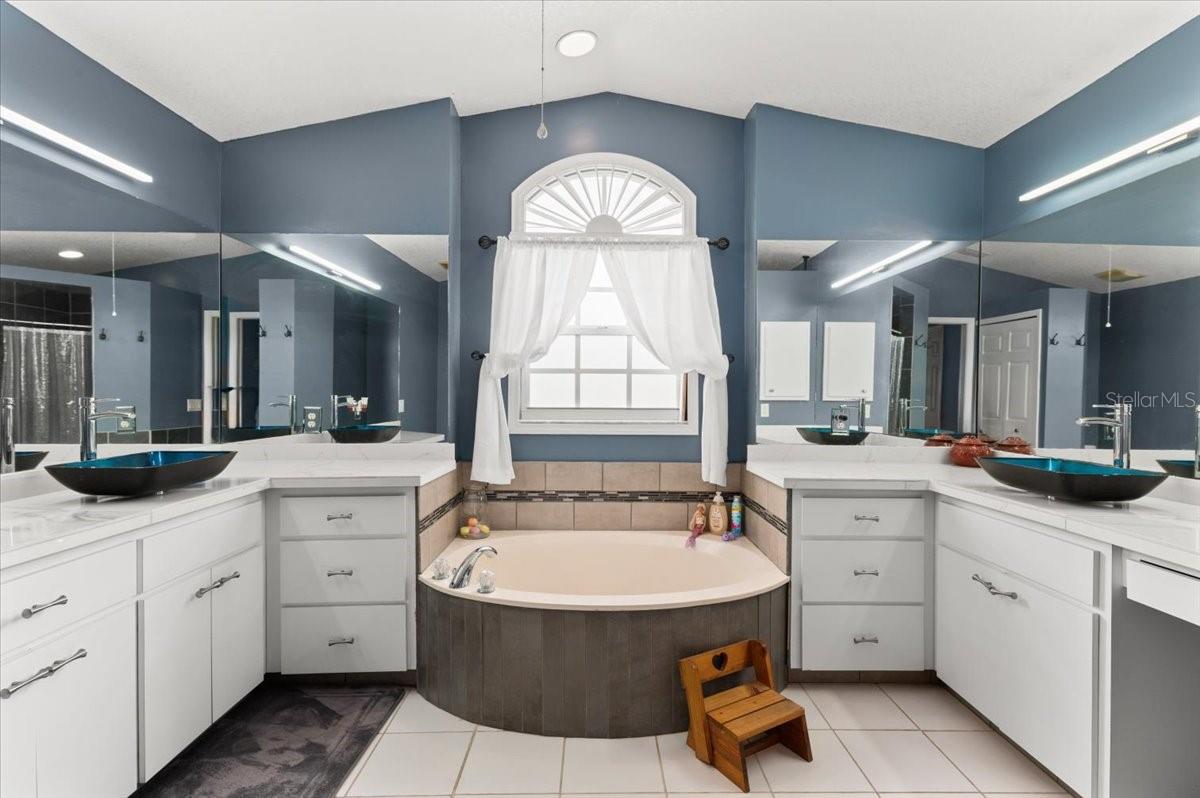 8335 DROLET AVE, NORTH PORT, FL, 34291