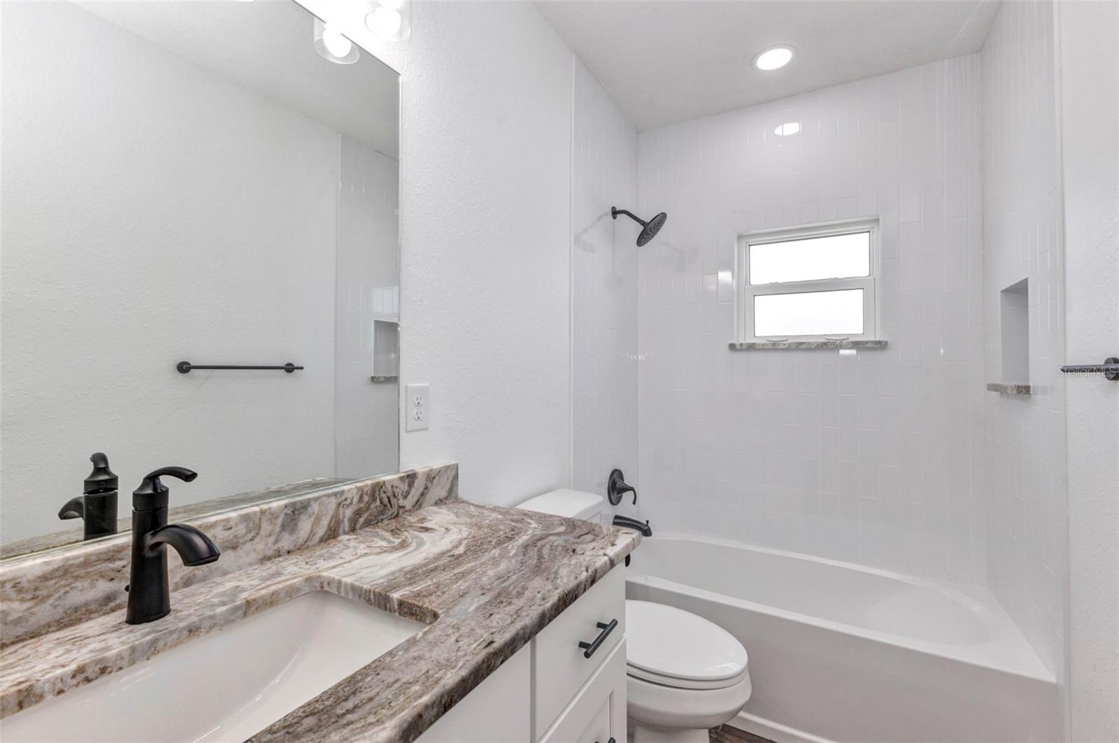 415 CARMALITA ST #112, PUNTA GORDA, FL, 33950