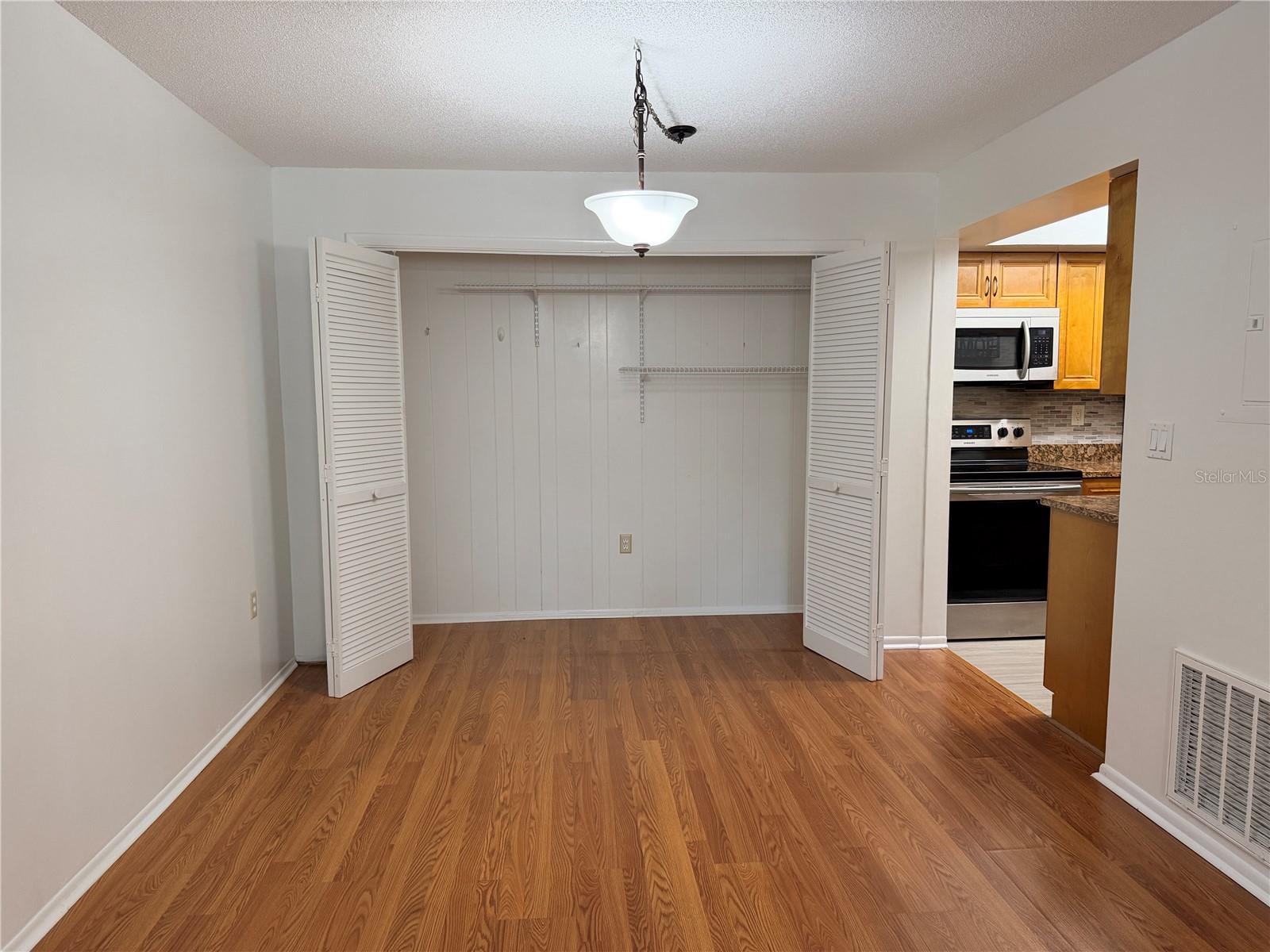 540 CASCADE CIR #104, CASSELBERRY, FL, 32707