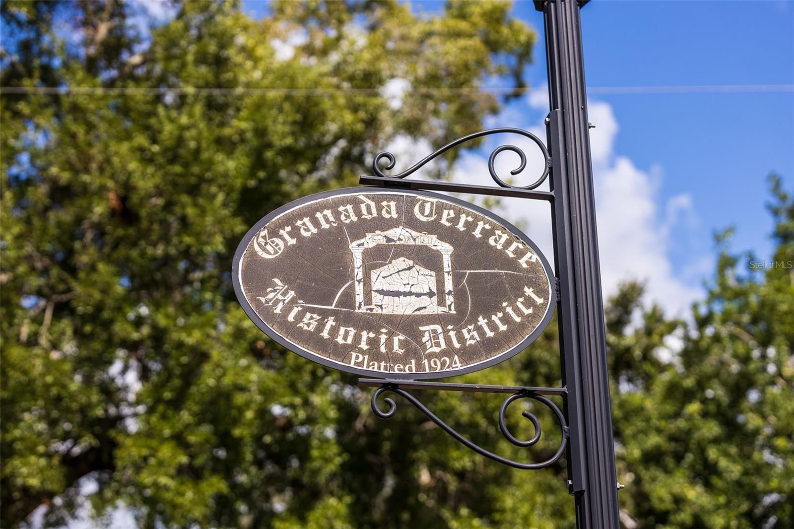 TB8430966 Property Photo