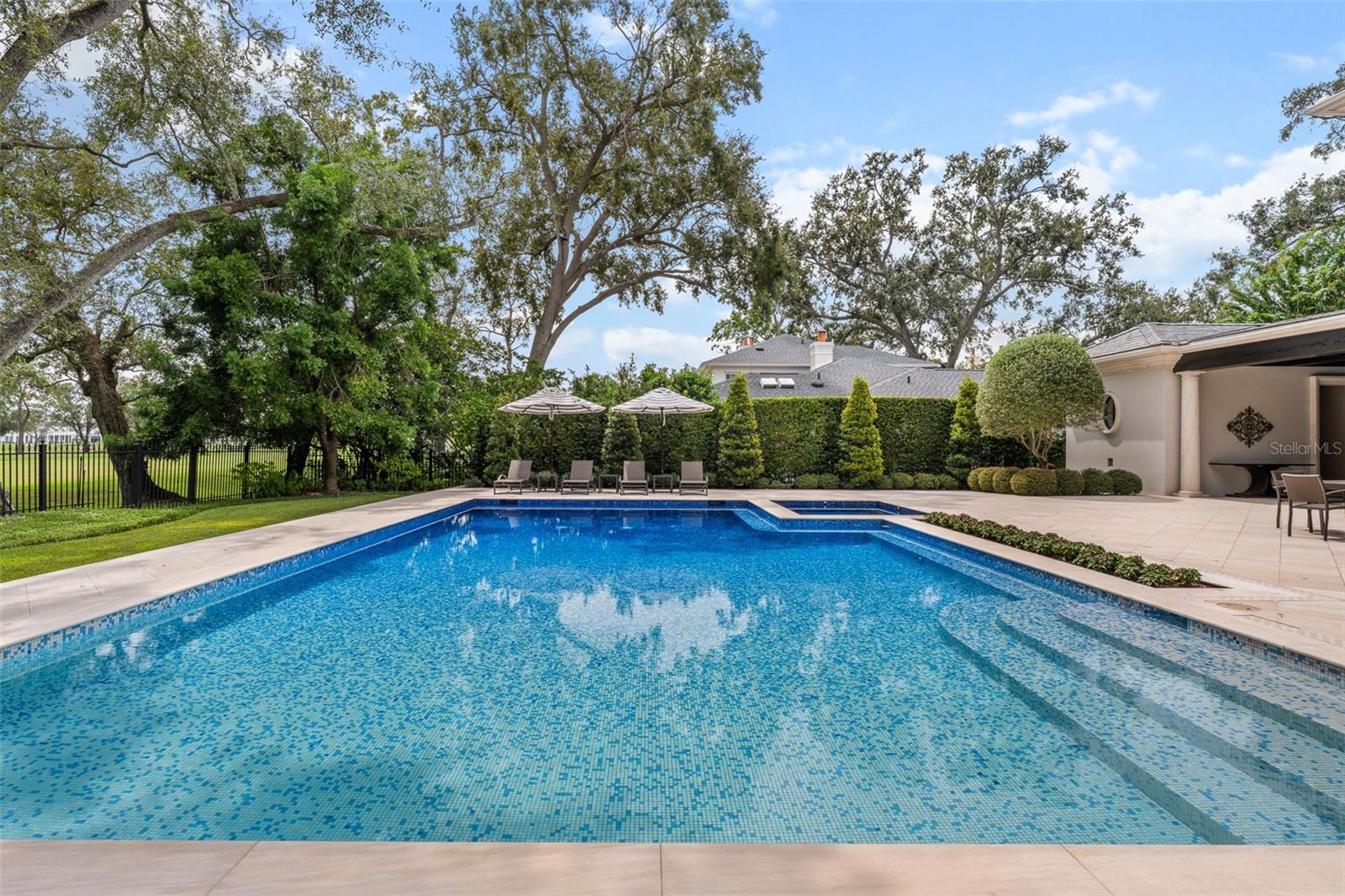 TB8430984 Property Photo