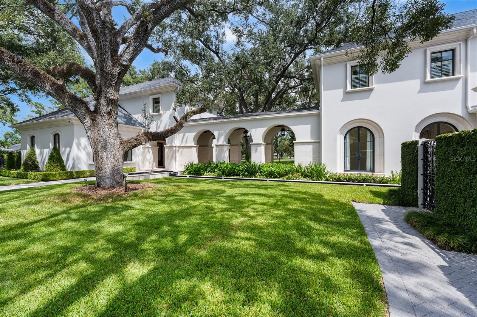 TB8430984 Property Photo