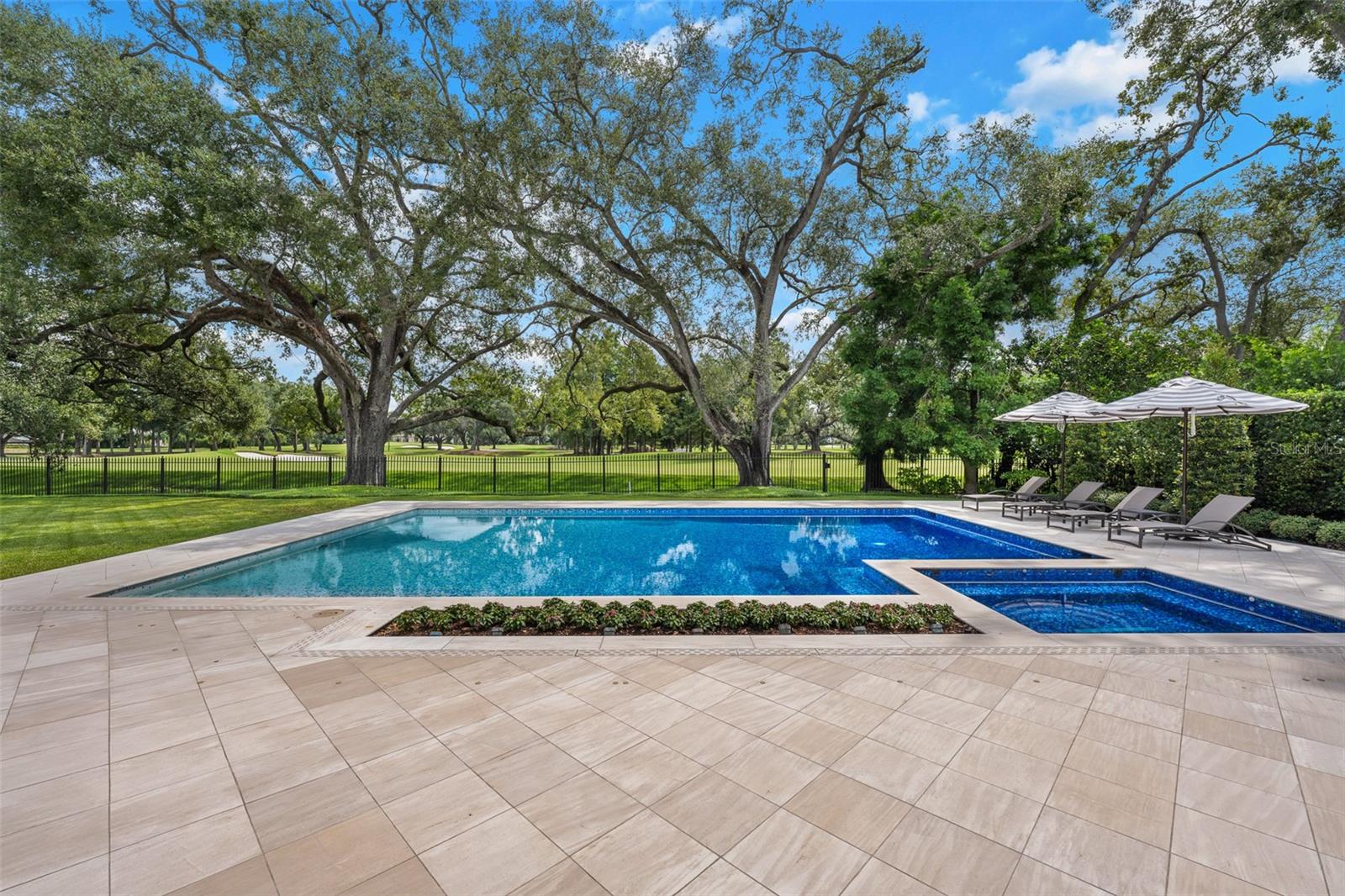 TB8430984 Property Photo