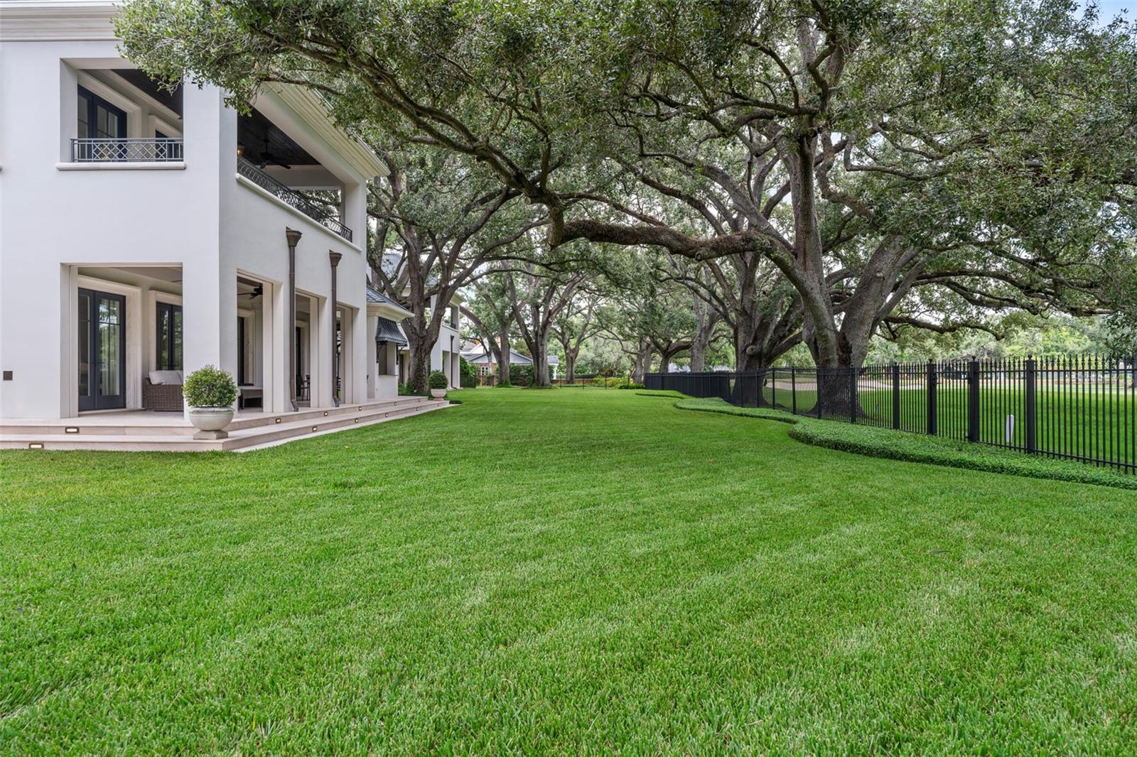 TB8430984 Property Photo