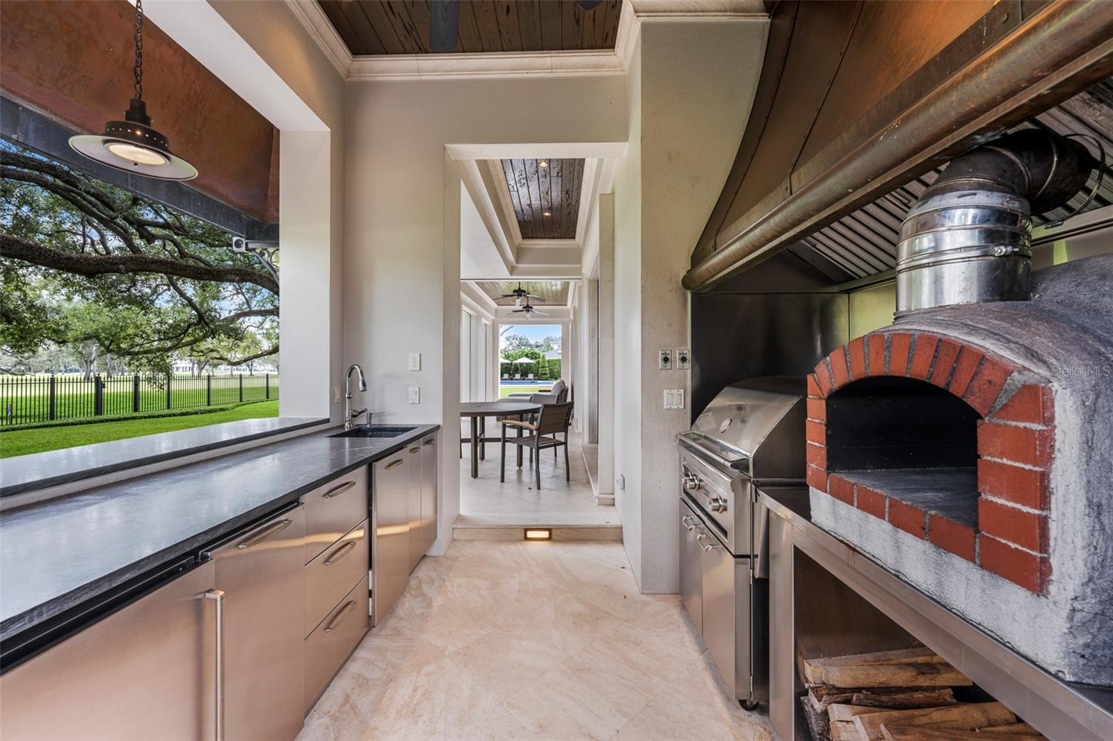 TB8430984 Property Photo